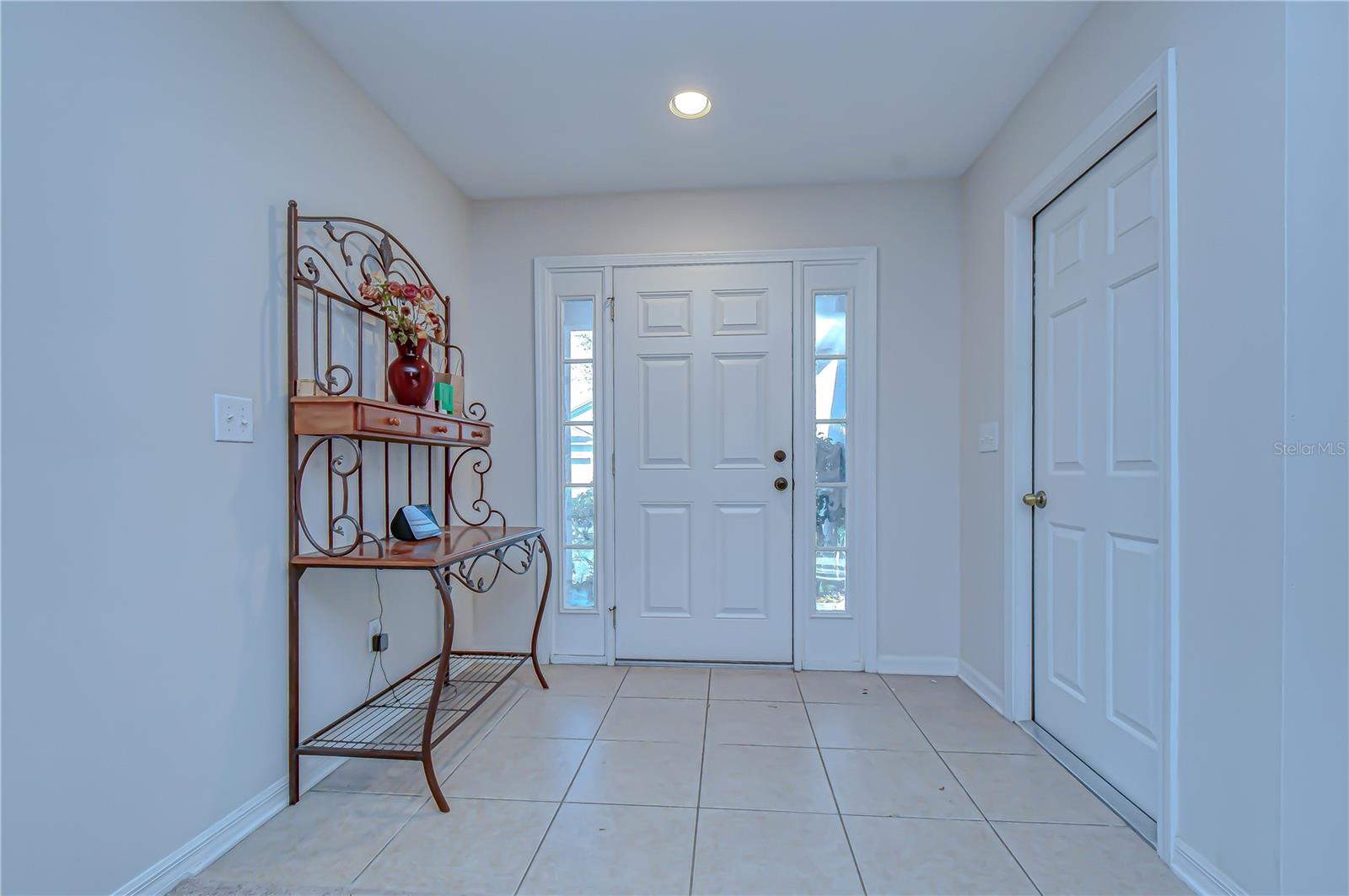 24640 Siena Dr Property Photo 9