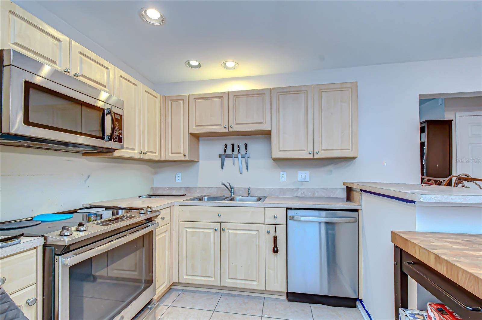 24640 Siena Dr Property Photo 21