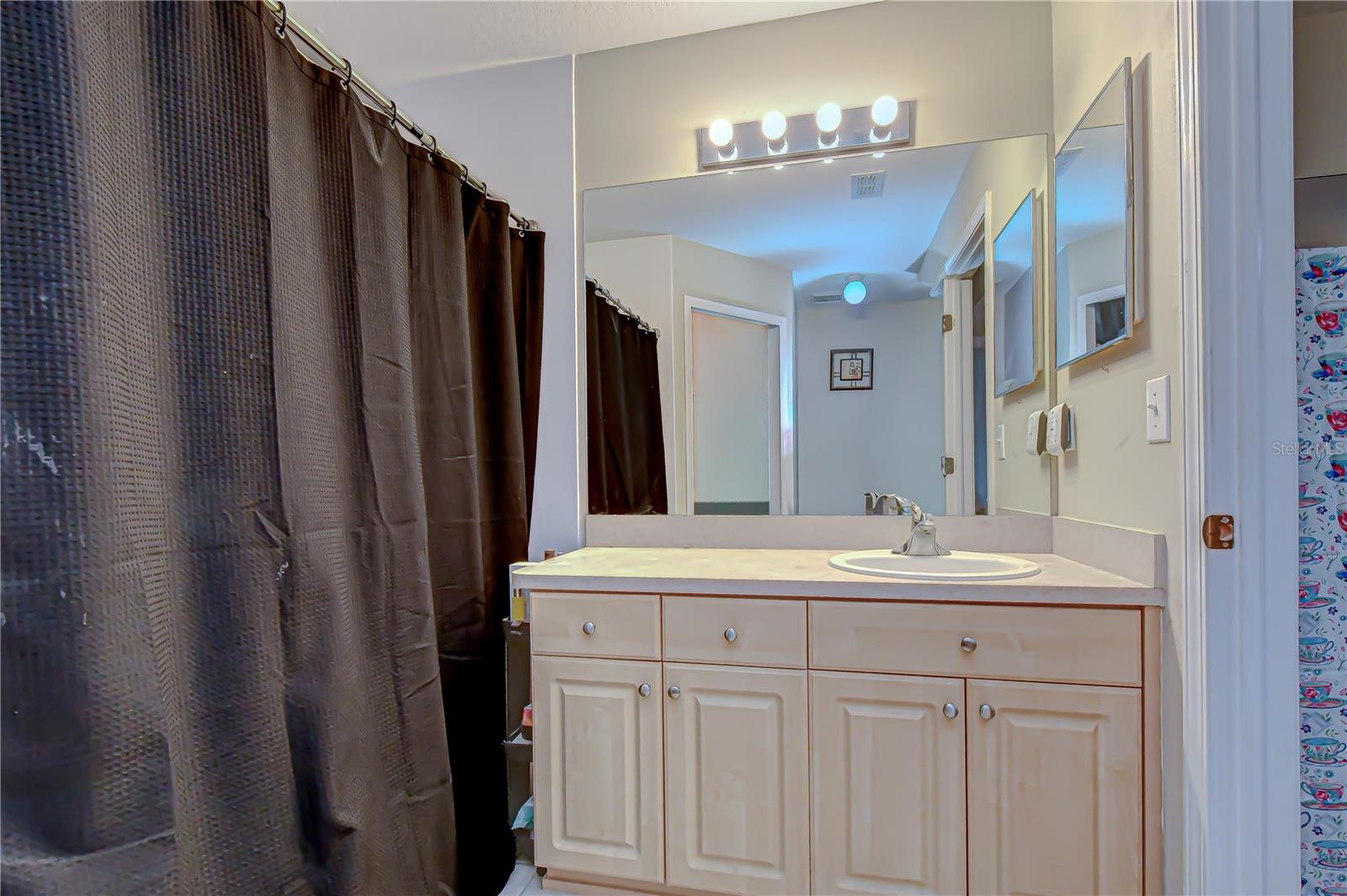 24640 Siena Dr Property Photo 28