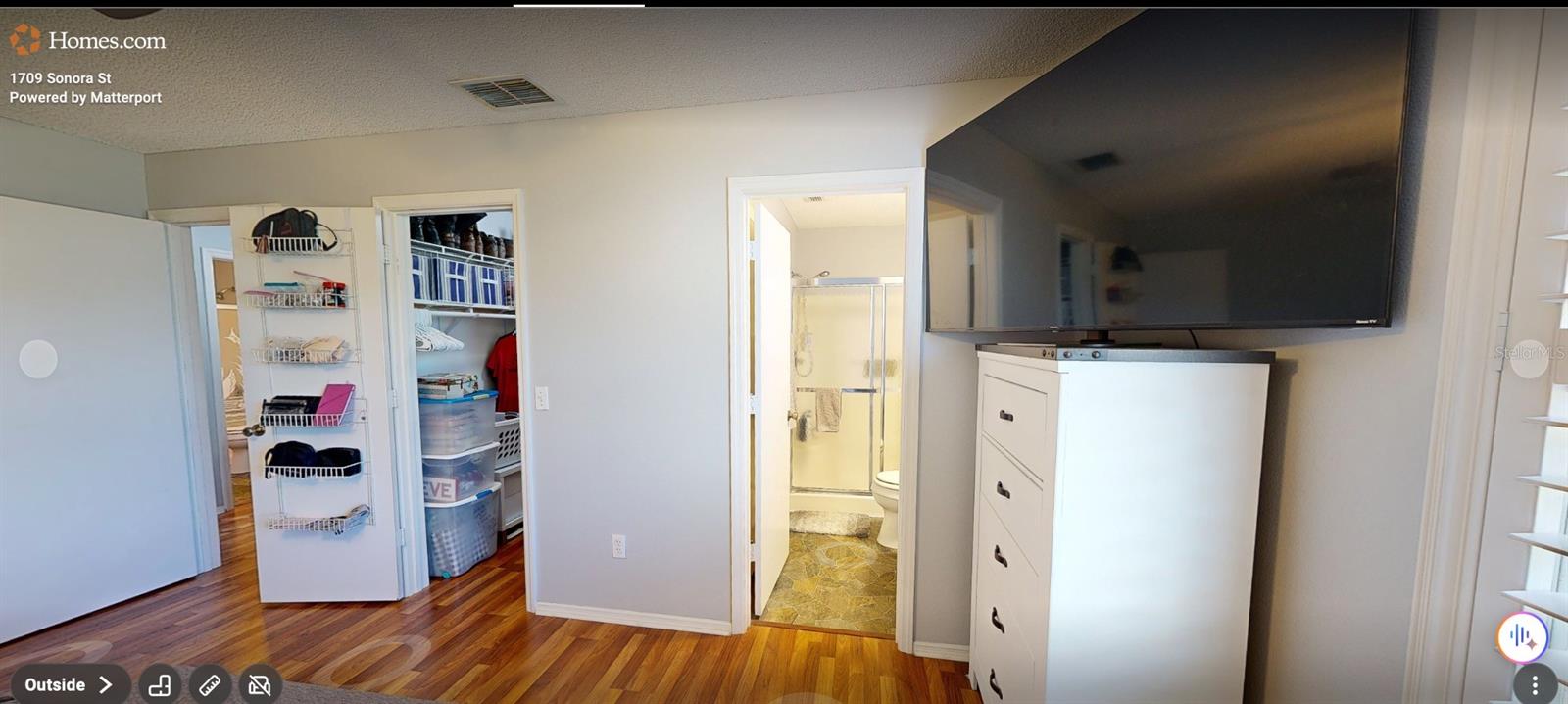 1709 Sonora St Property Photo 9