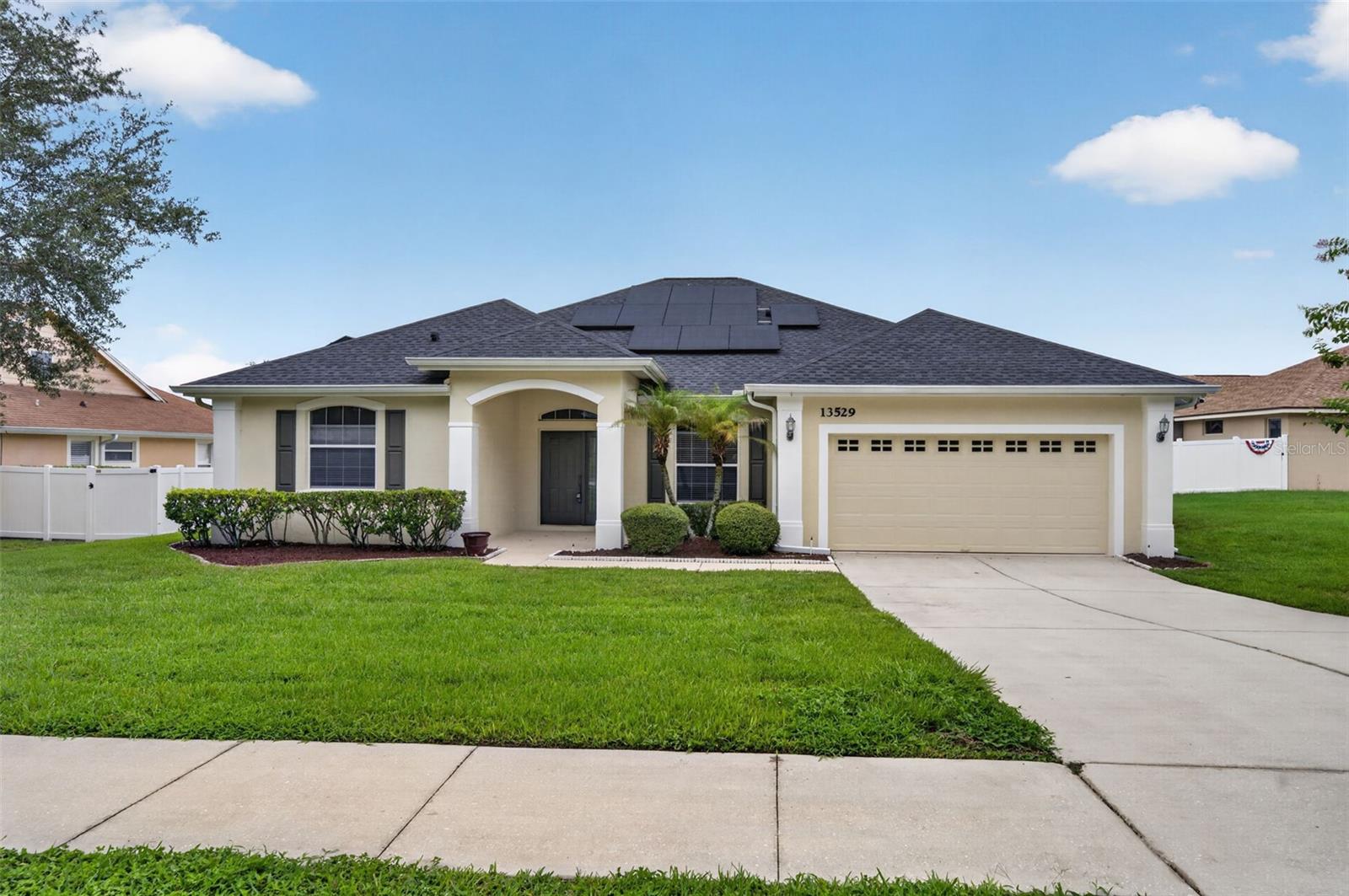 13529 Via Roma Cir Property Photo 3