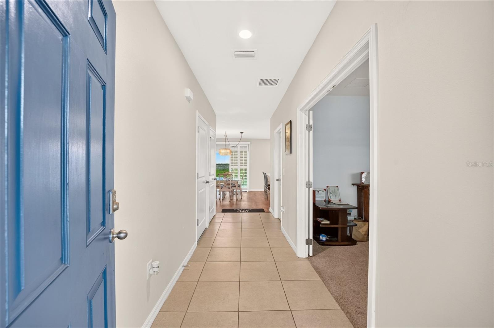483 W Runyon Loop Property Photo 7