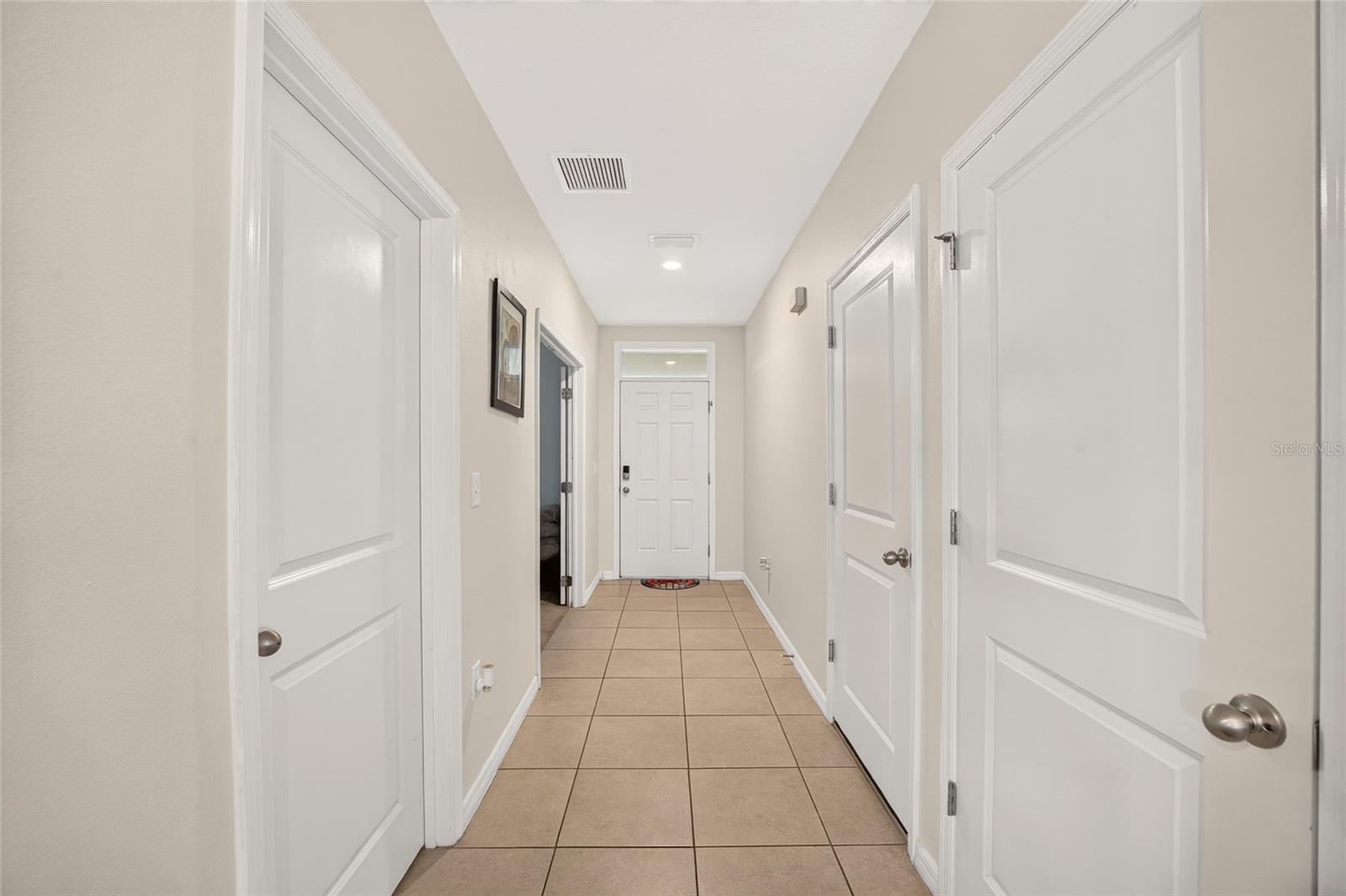 483 W Runyon Loop Property Photo 8
