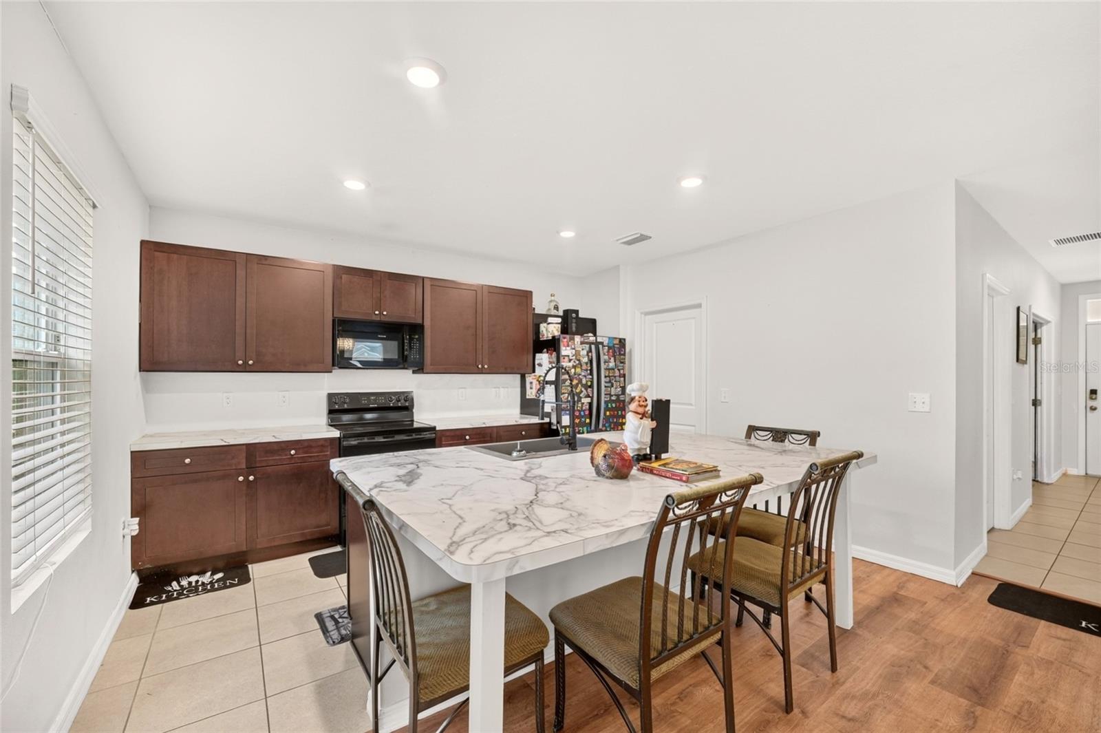 483 W Runyon Loop Property Photo 12