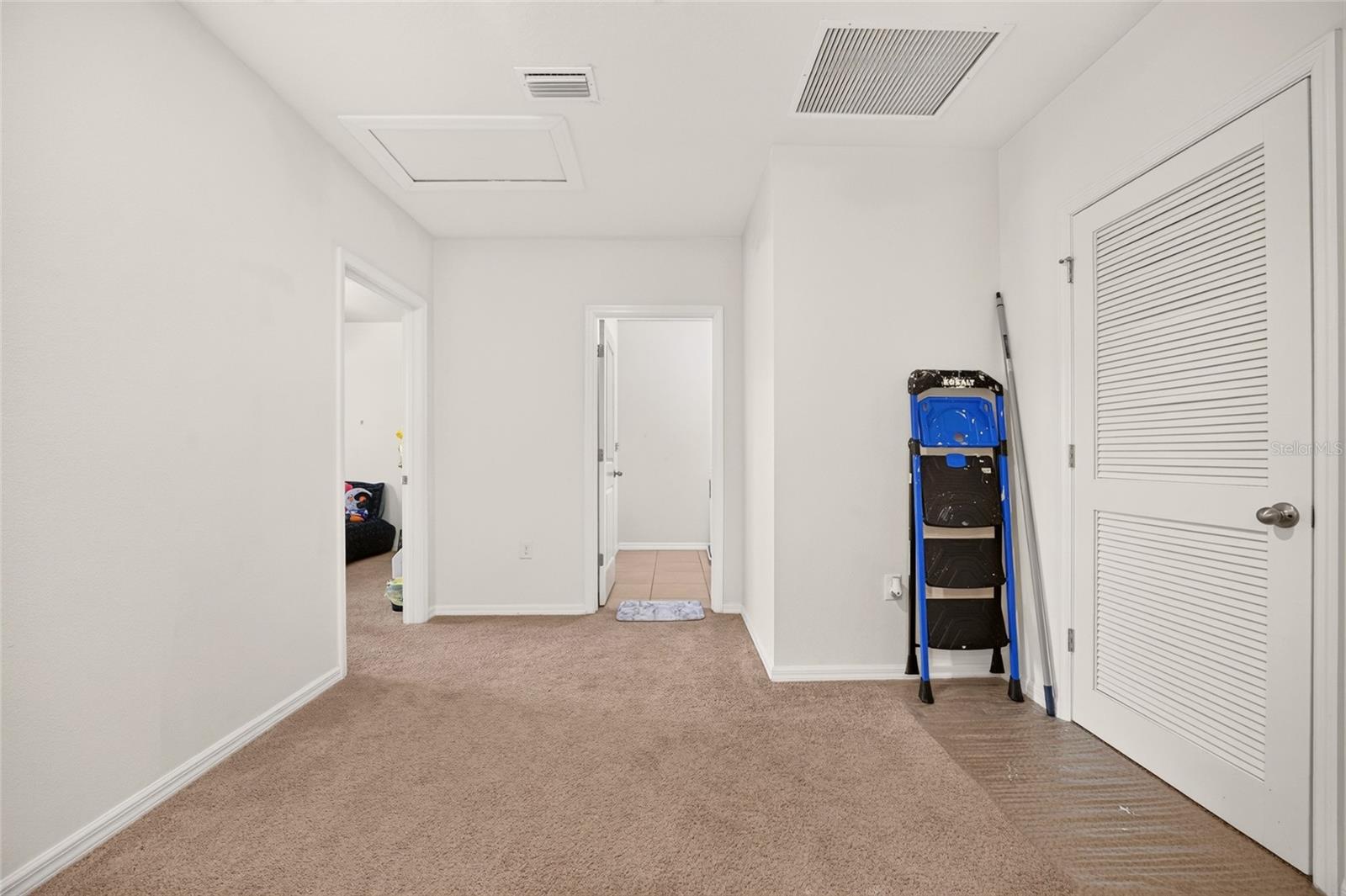 483 W Runyon Loop Property Photo 32