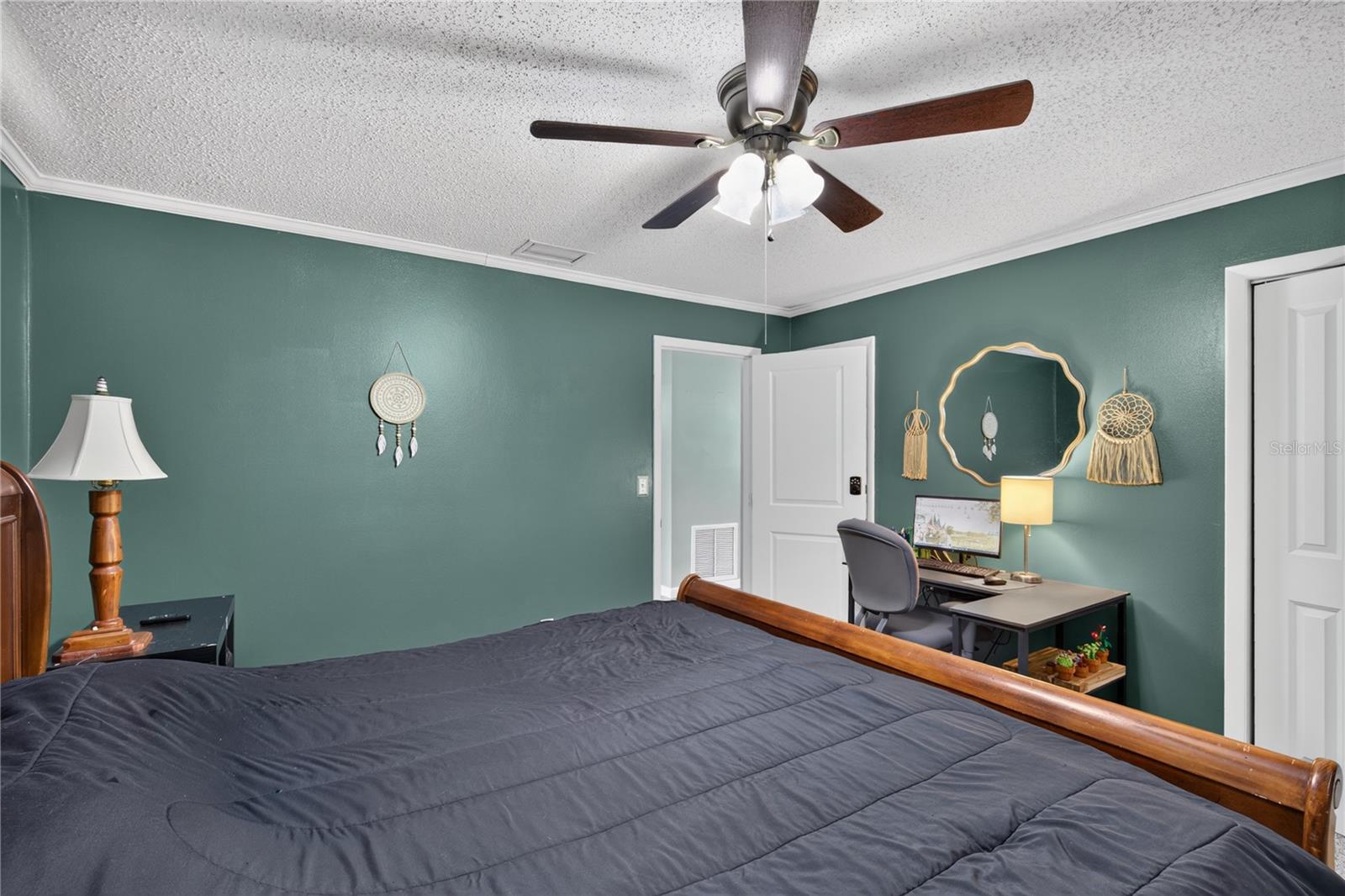 555 Winogene Ave Property Photo 12