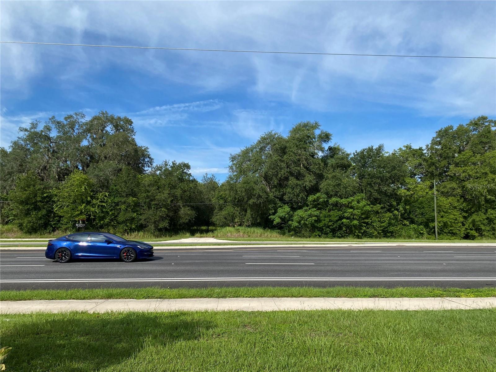 524 S Highway 27/441 Property Photo 3