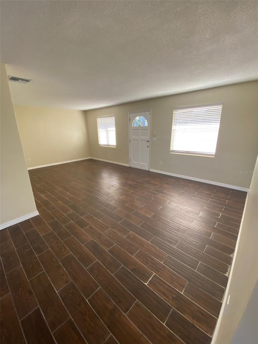 803 Haselton St Property Photo 2