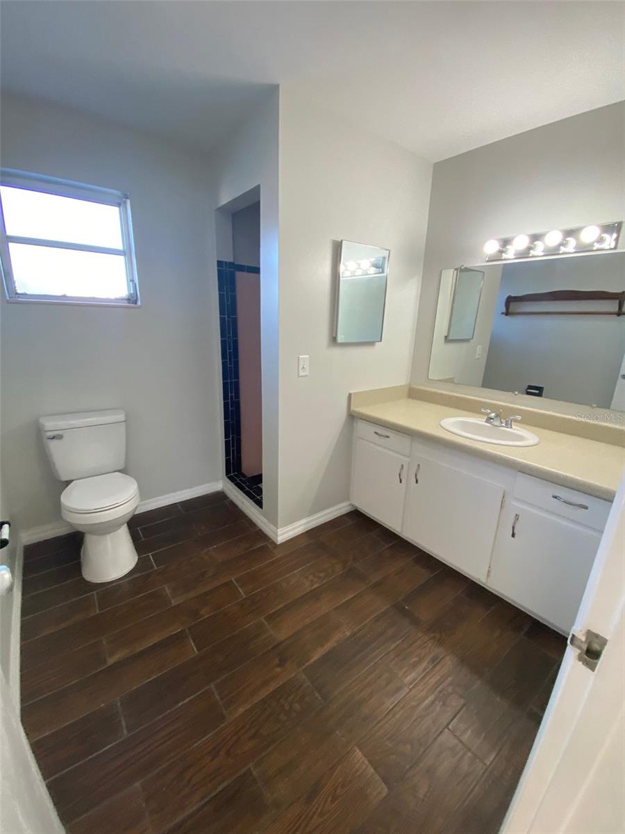 803 Haselton St Property Photo 12