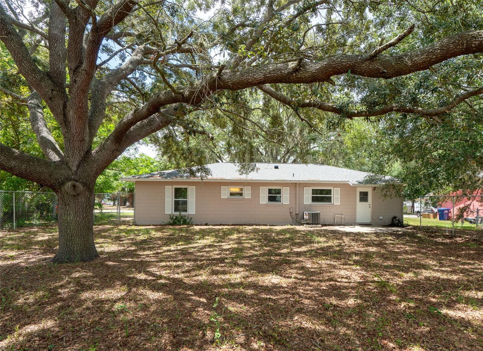 1049 Birch Blvd Property Photo 3