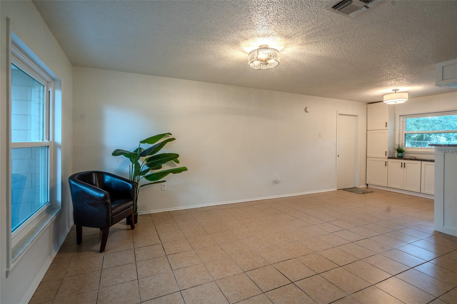 1049 Birch Blvd Property Photo 5