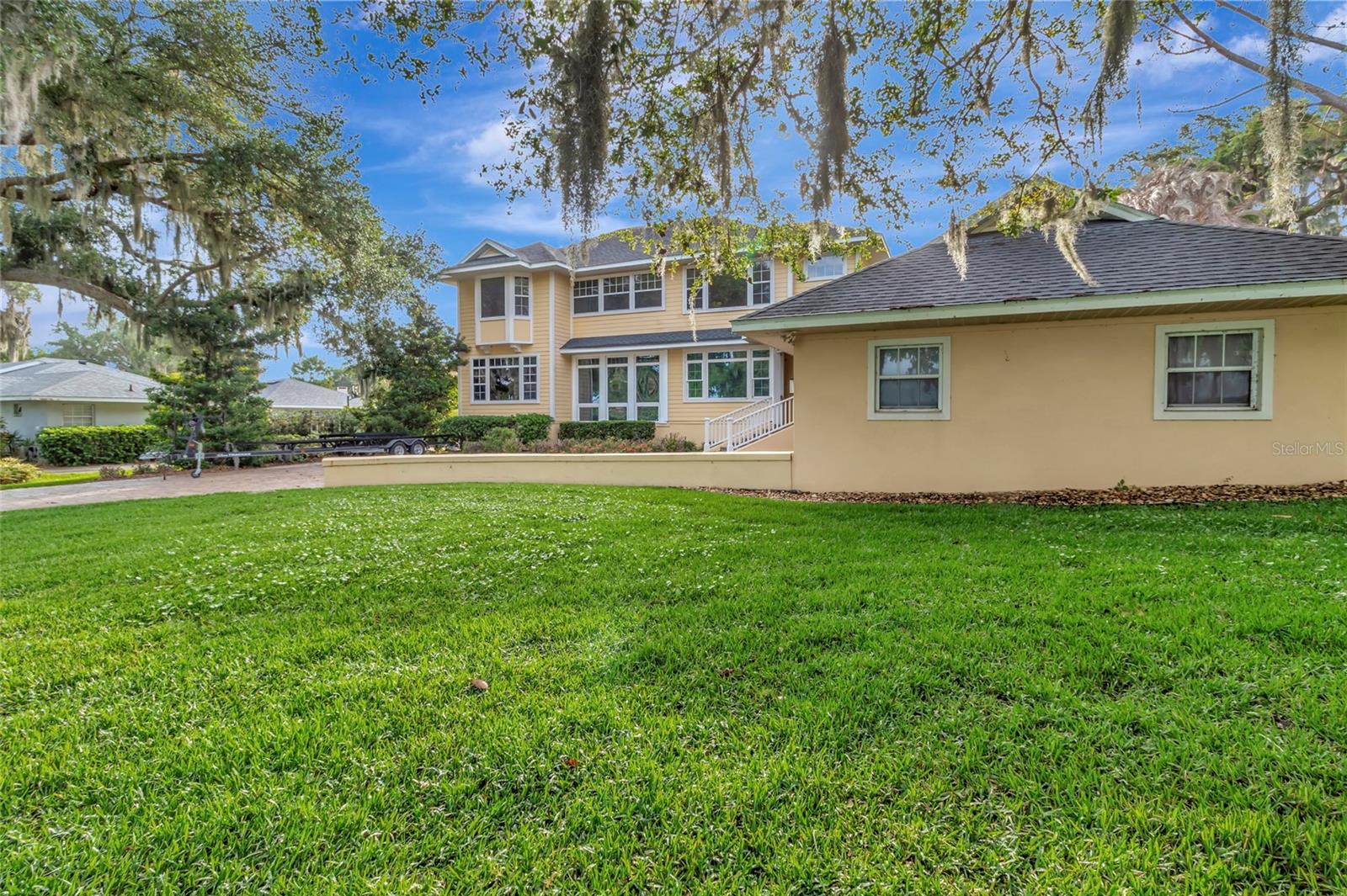 1215 Lakeshore Dr Property Photo 45