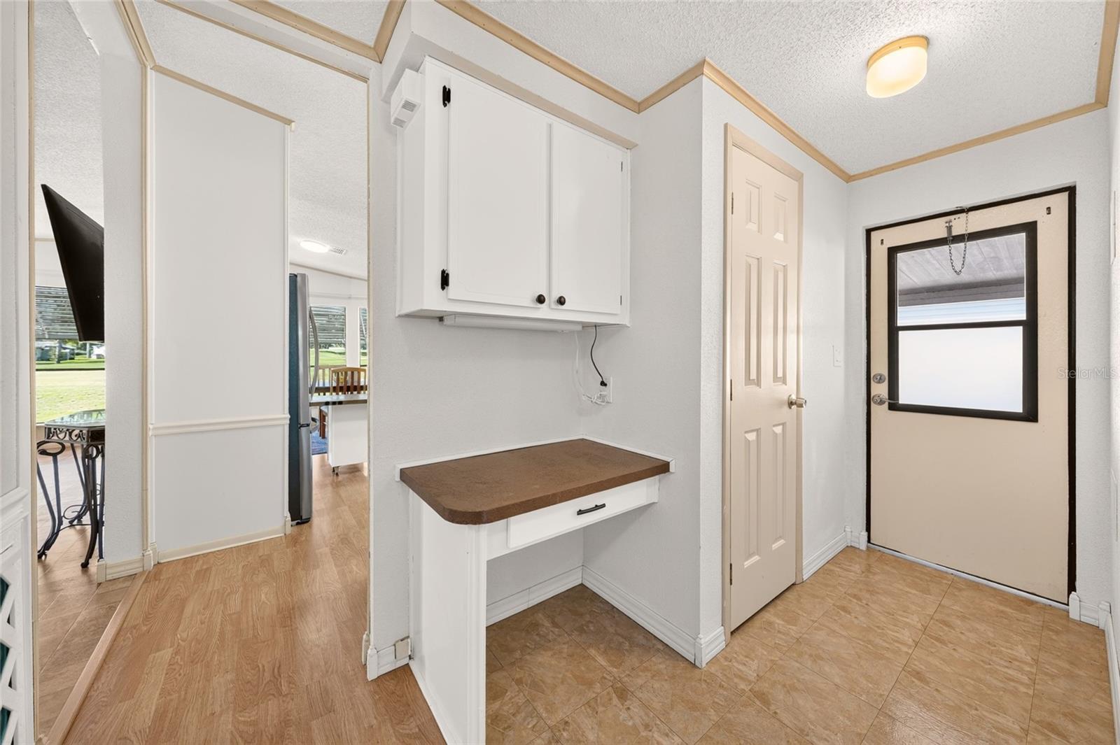 1712 W Schwartz Blvd Property Photo 10