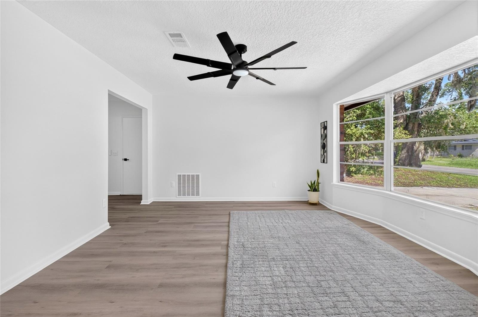 5212 Clarendon Rd Property Photo 15