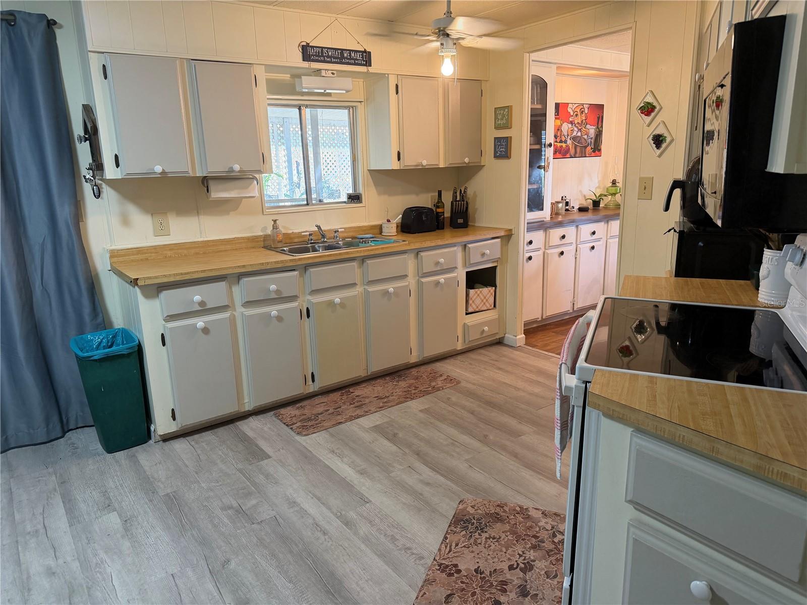1408 Ridge Rd Property Photo 4