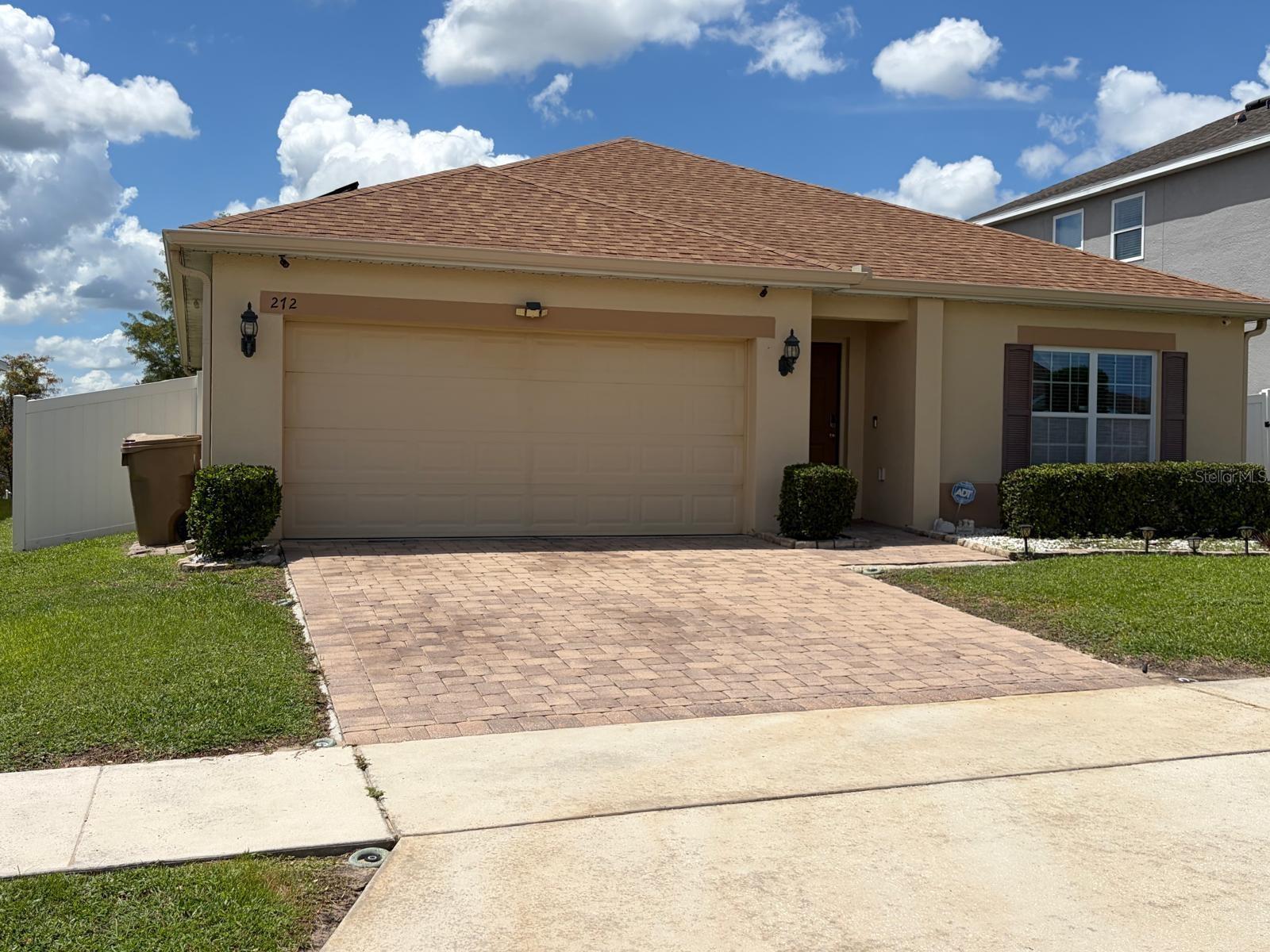 272 Sparrow Hawk Dr Property Photo 2