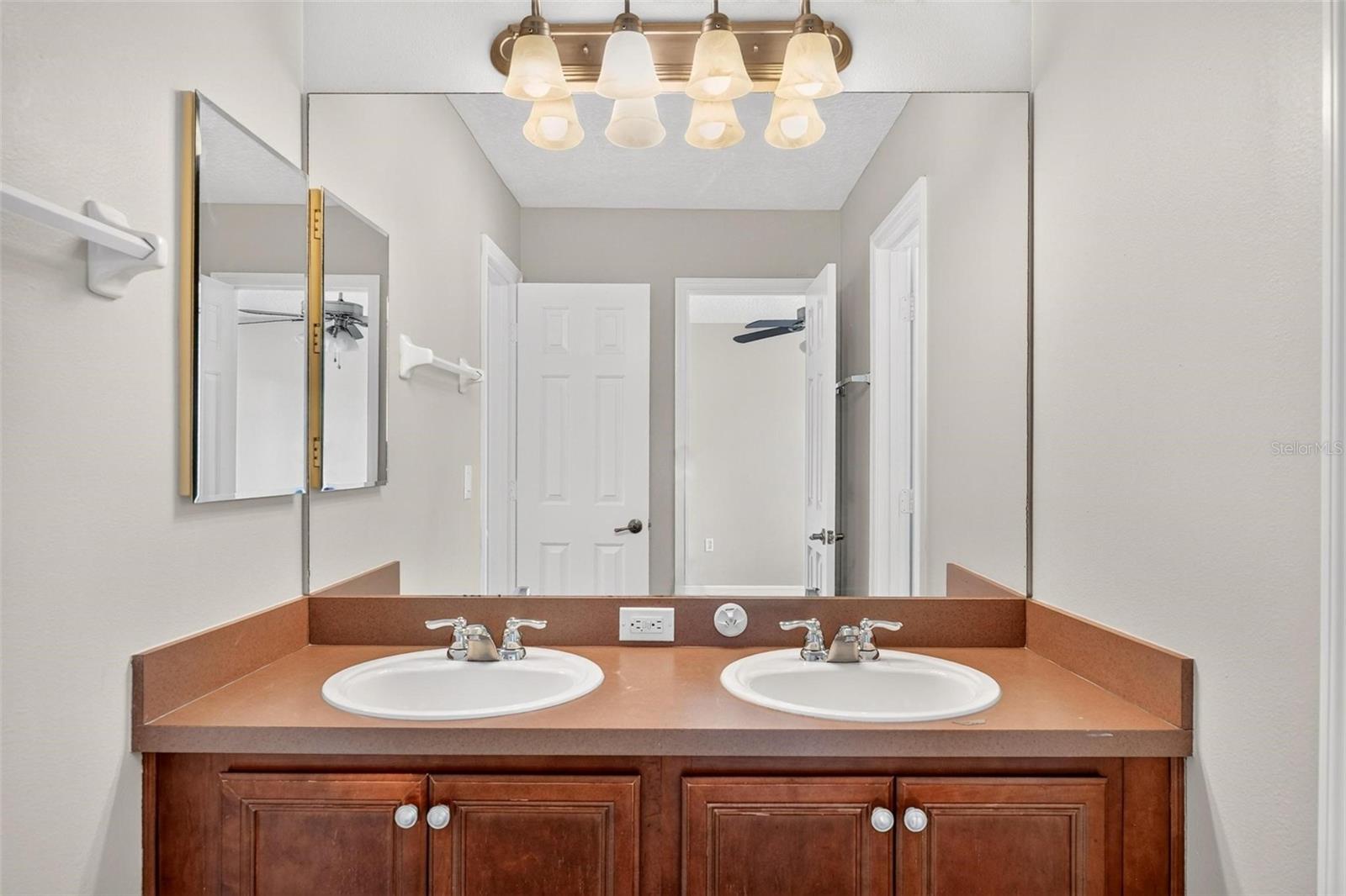 3626 Oak Brook Ln Property Photo 49