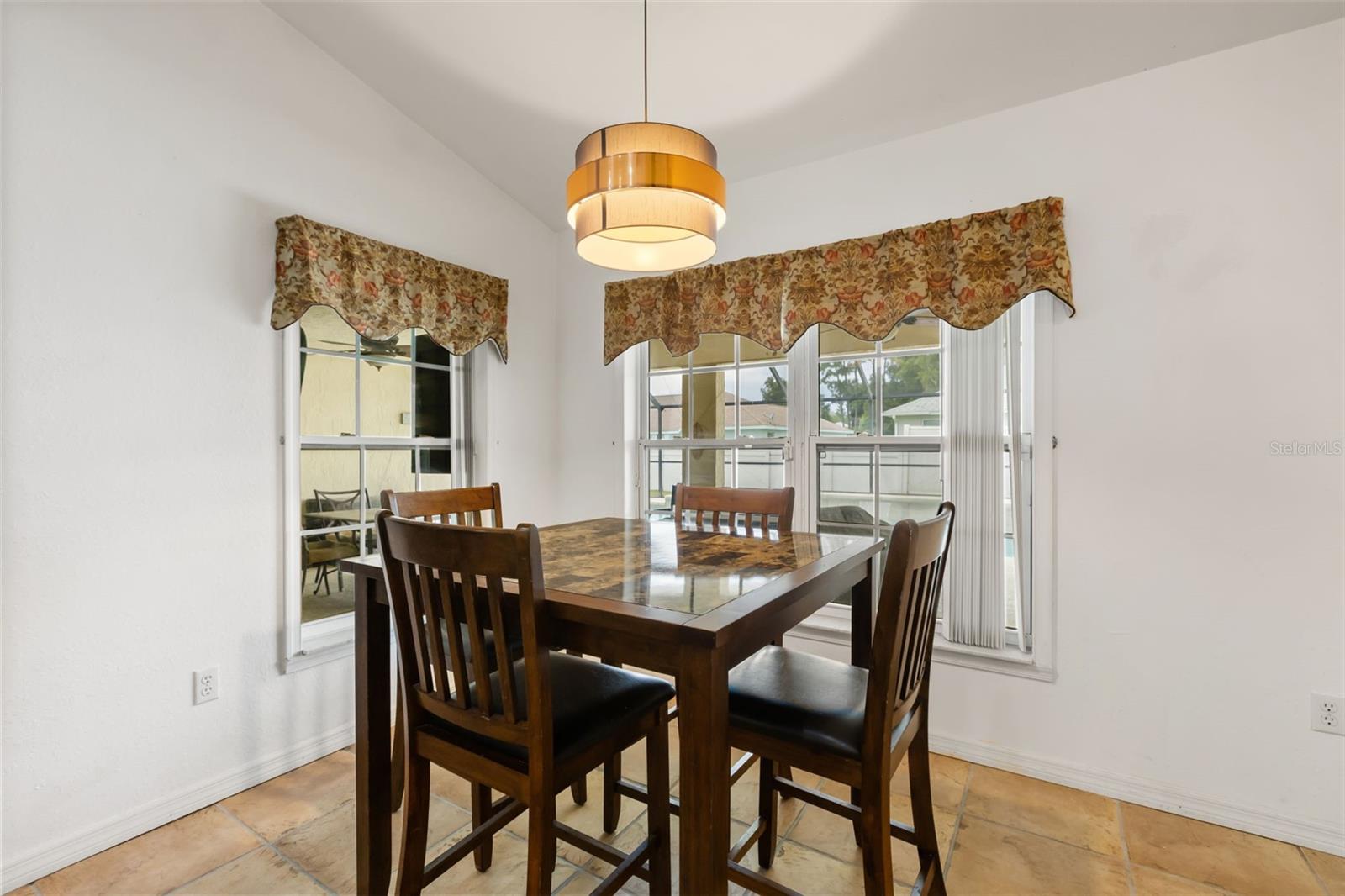 639 Marion Oaks Trl Property Photo 15