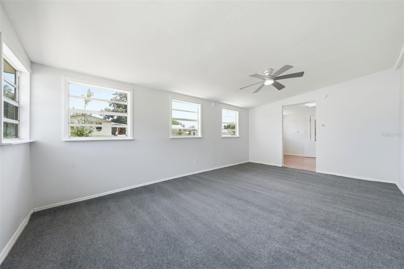 44945 2nd St Property Photo 19