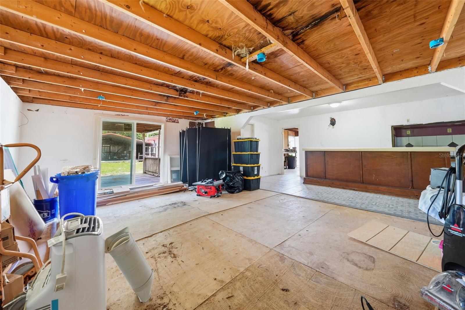 44945 2nd St Property Photo 32