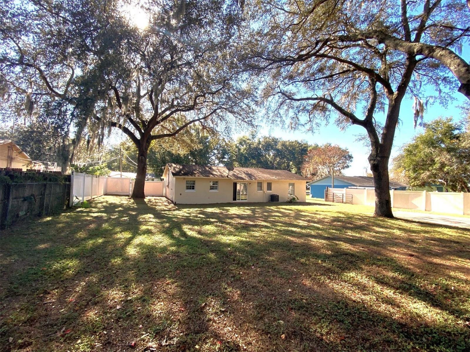 11585 Se 129th Ln Property Photo 4