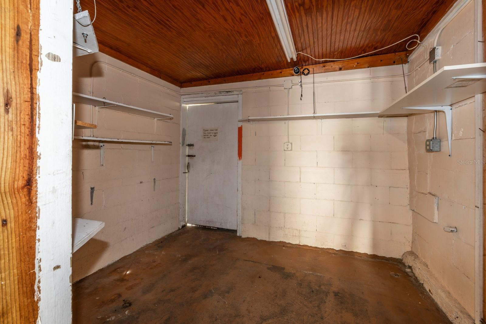 427 N Donnelly St Property Photo 26