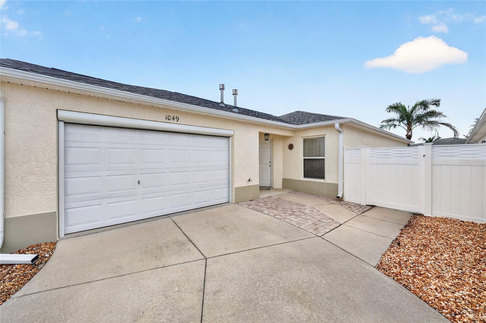 1049 Jackson St Property Photo 4
