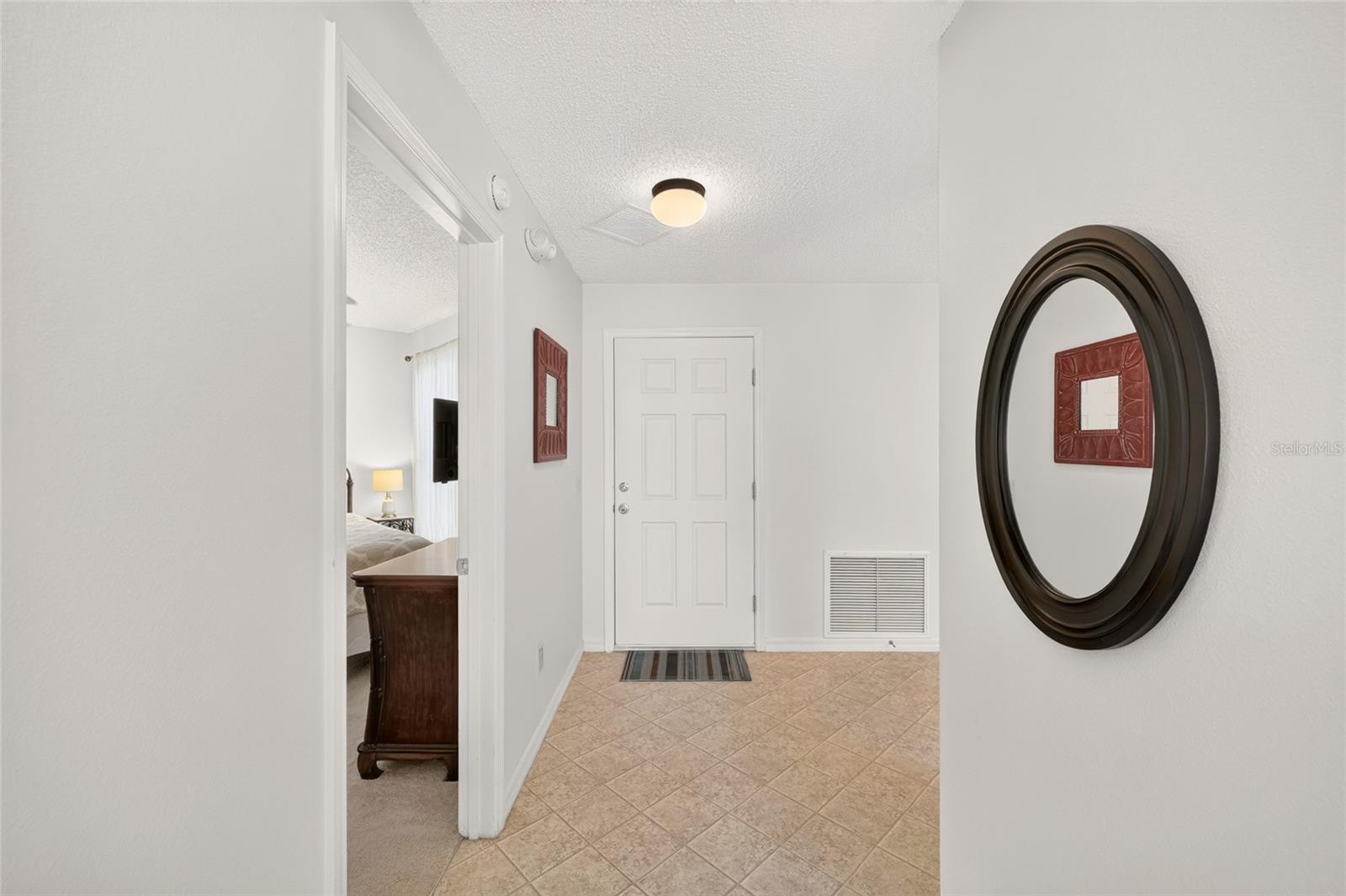 1049 Jackson St Property Photo 7