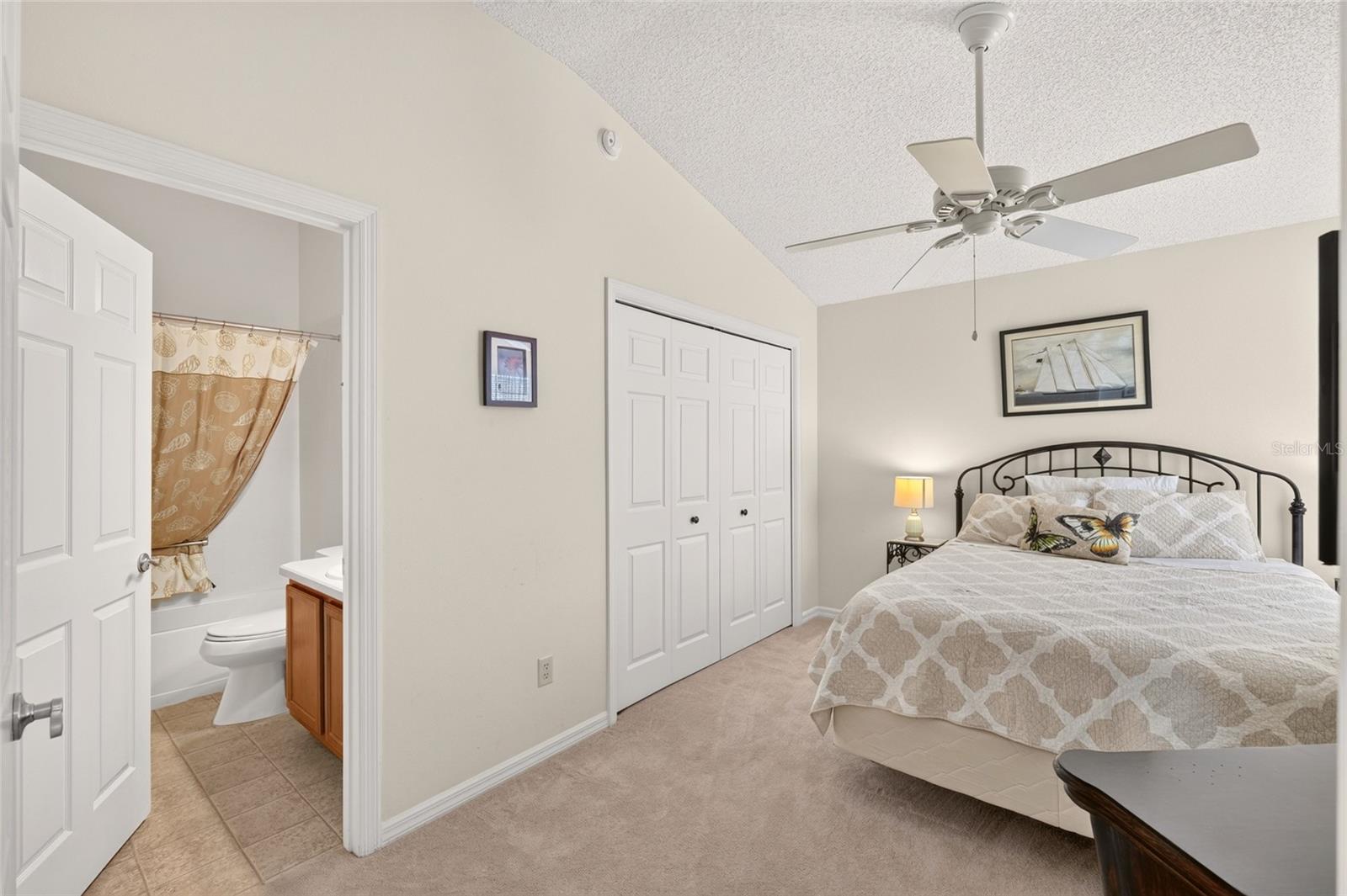 1049 Jackson St Property Photo 23