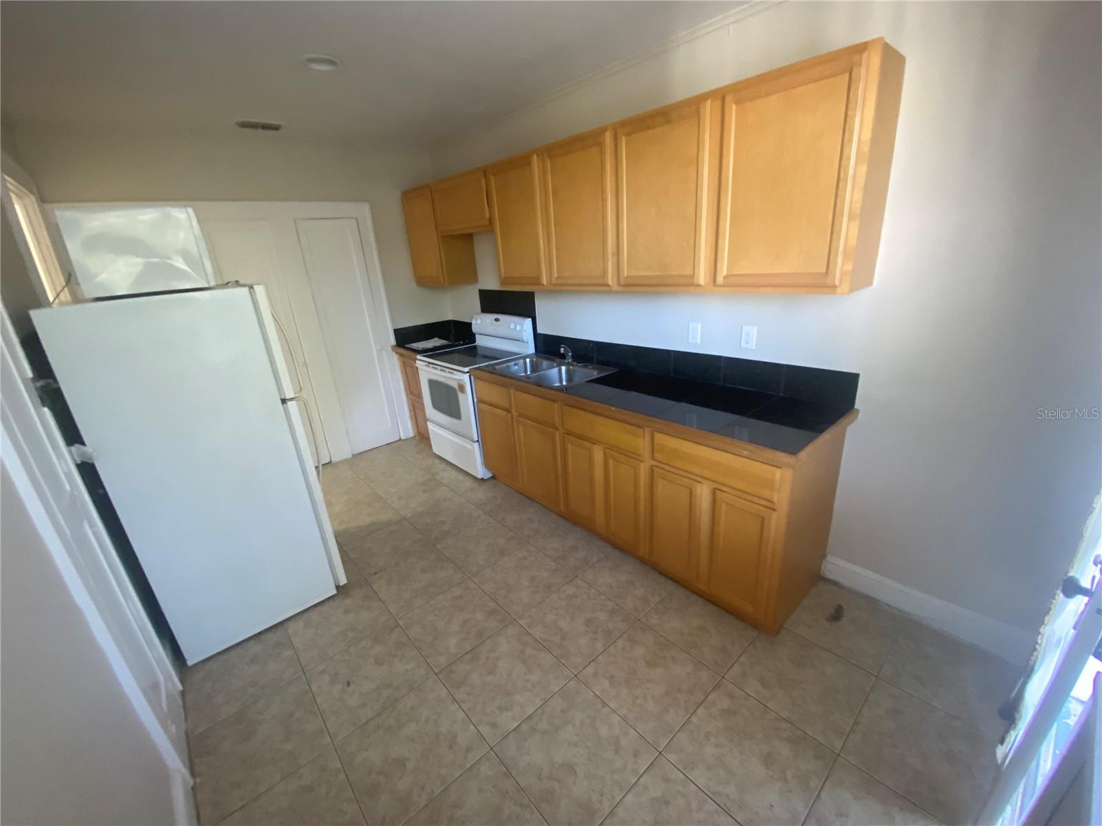1120 Webster St #4 Property Photo 3