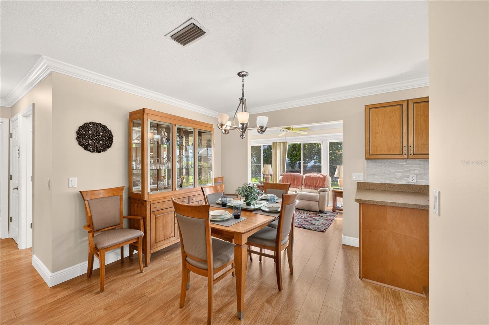 1218 Santos Pl Property Photo 11