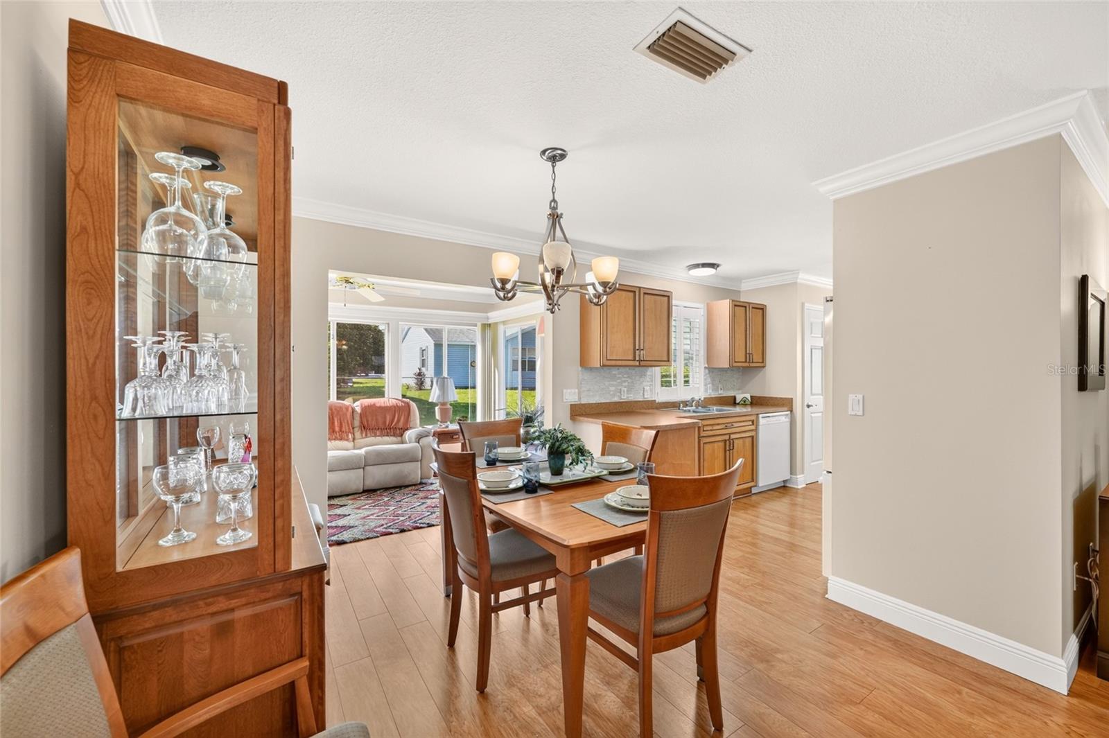 1218 Santos Pl Property Photo 12