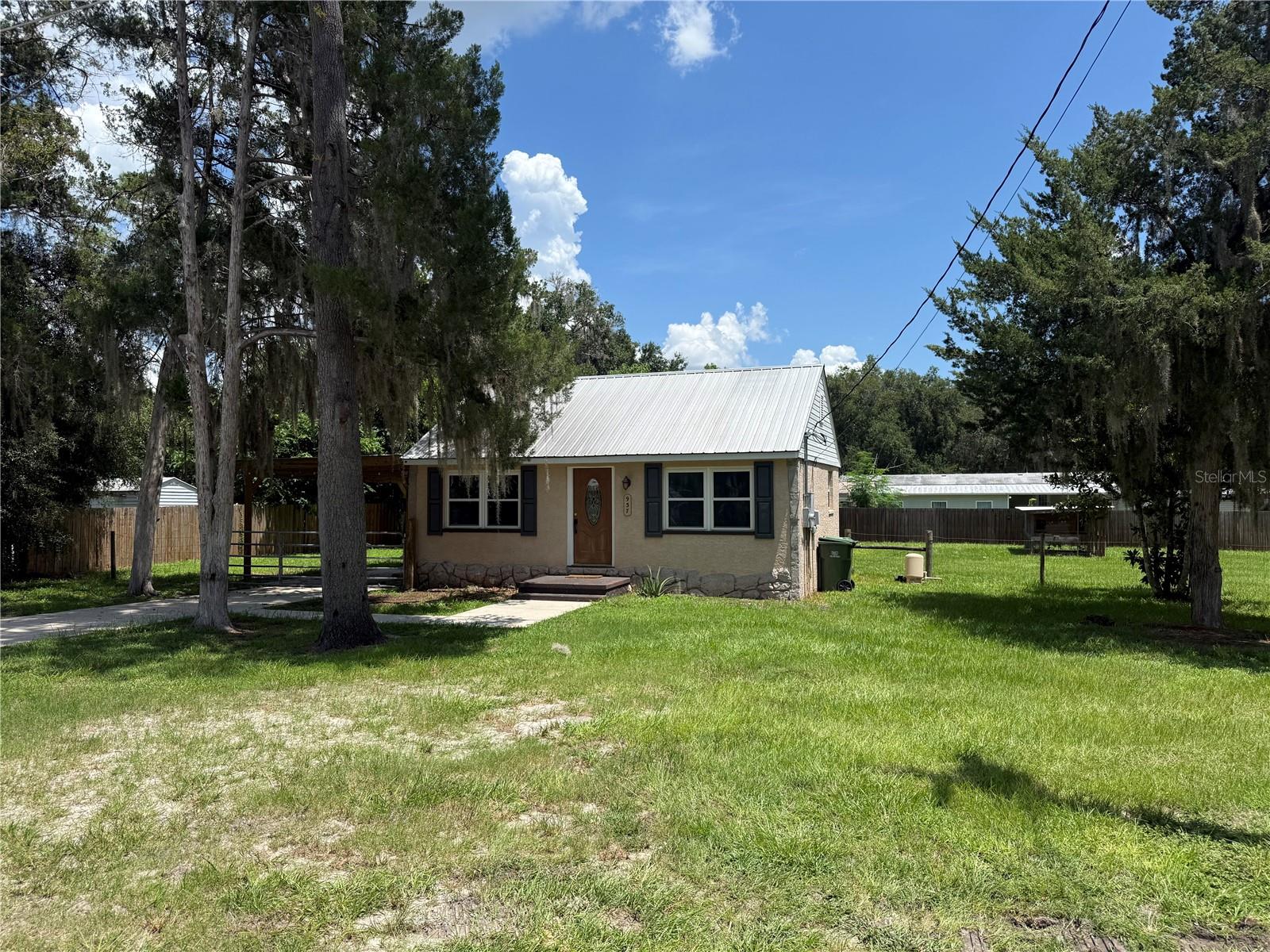 937 County Road 481w Property Photo 2