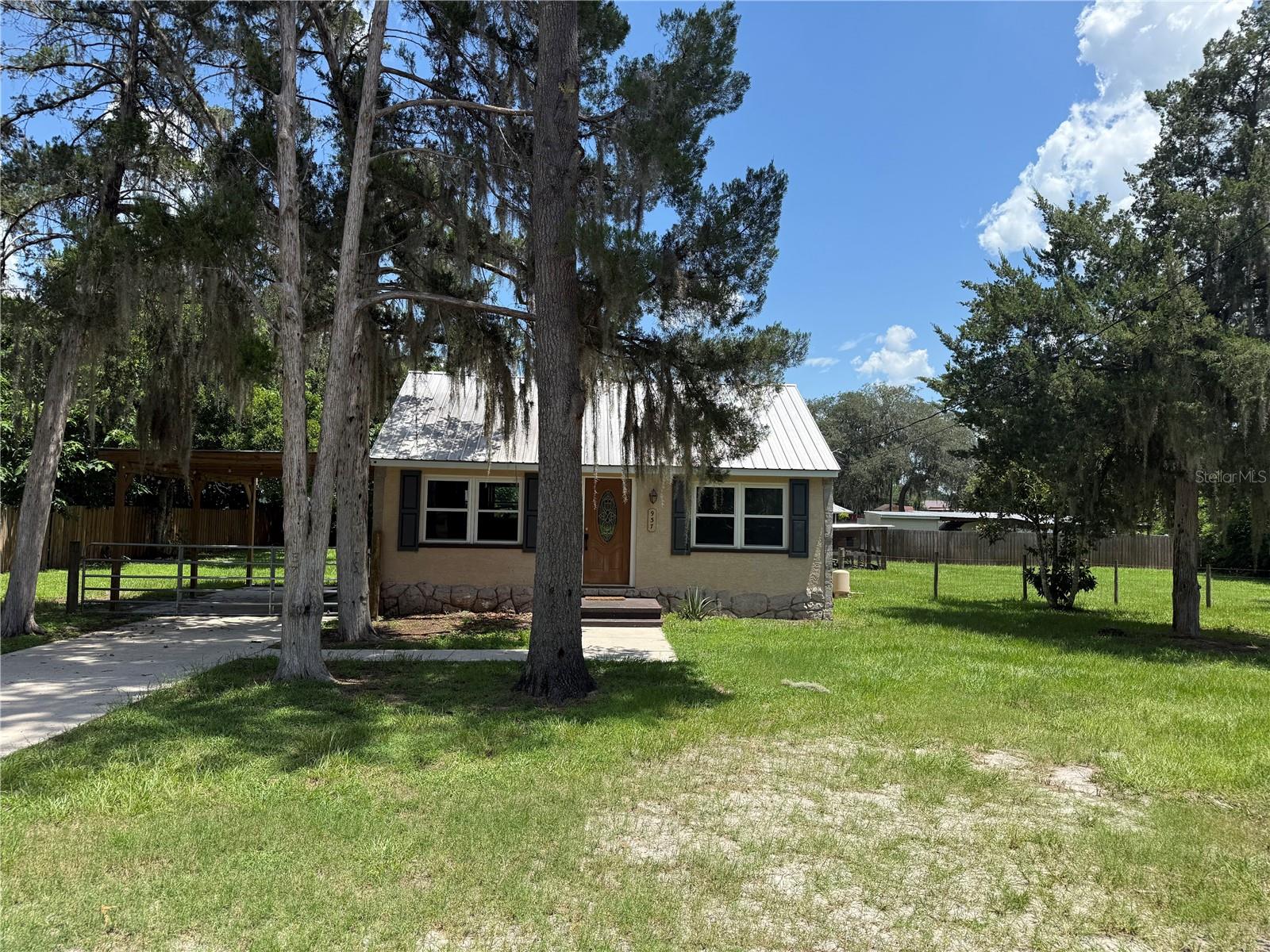 937 County Road 481w Property Photo 3