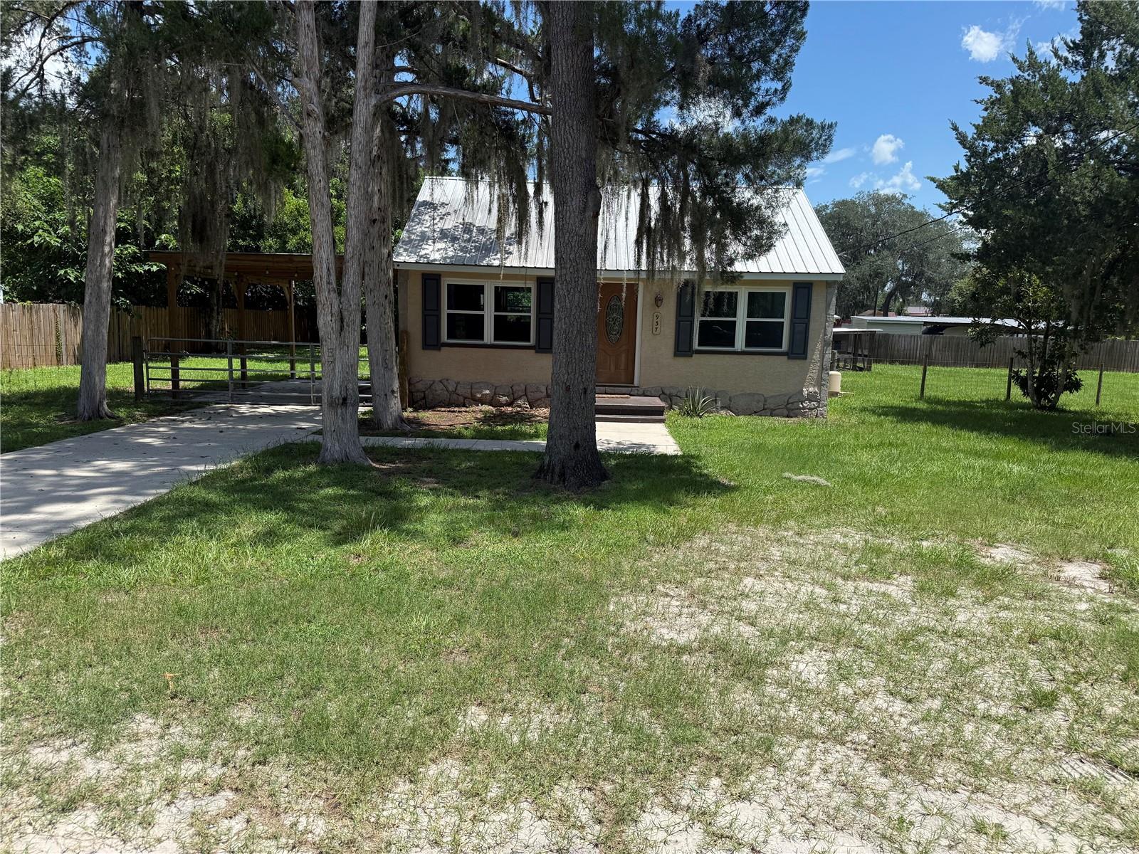 937 County Road 481w Property Photo 8