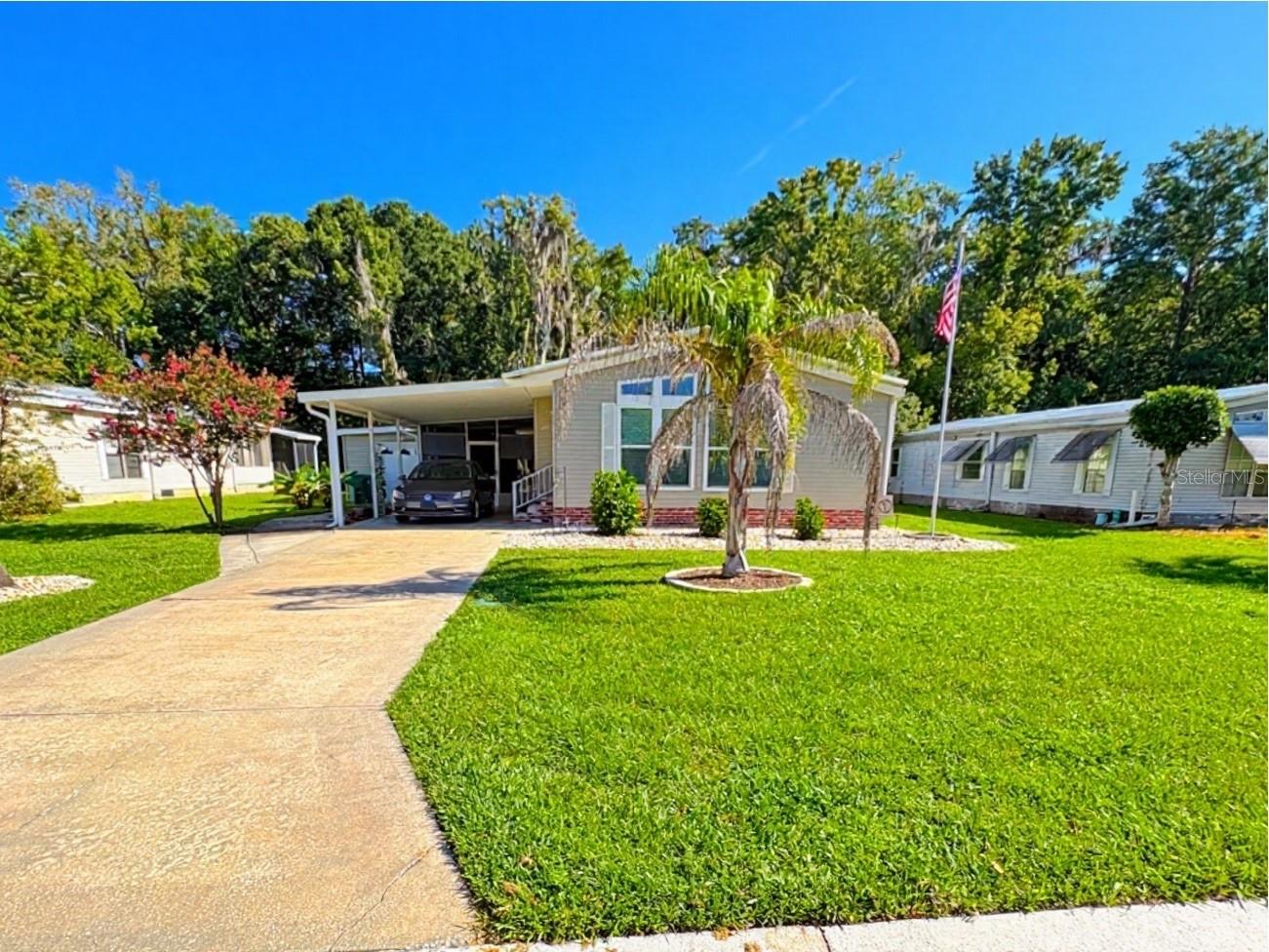601 ROBIN LN