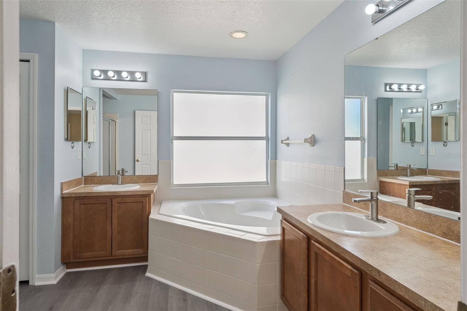 324 Red Kite Dr Property Photo 30