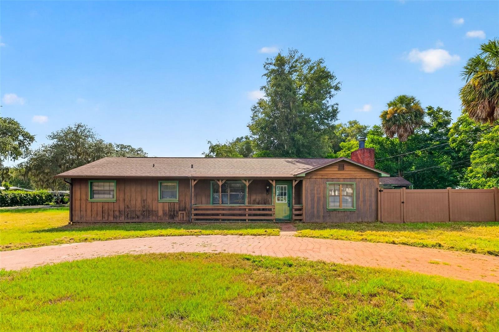 315 S Lone Oak Dr Property Photo 1