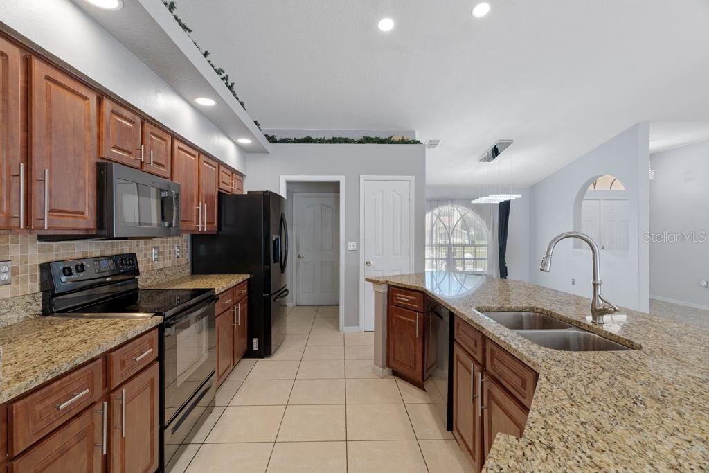 11081 Fell St Property Photo 25