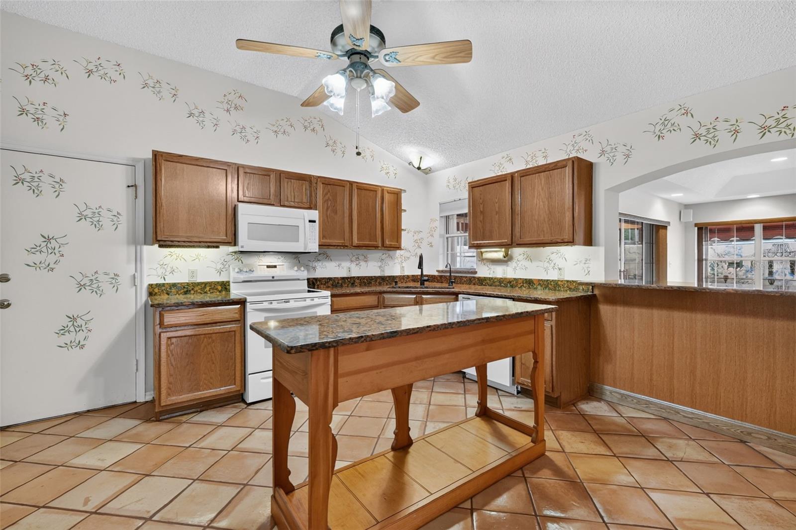 1519 Martinez Dr Property Photo 6