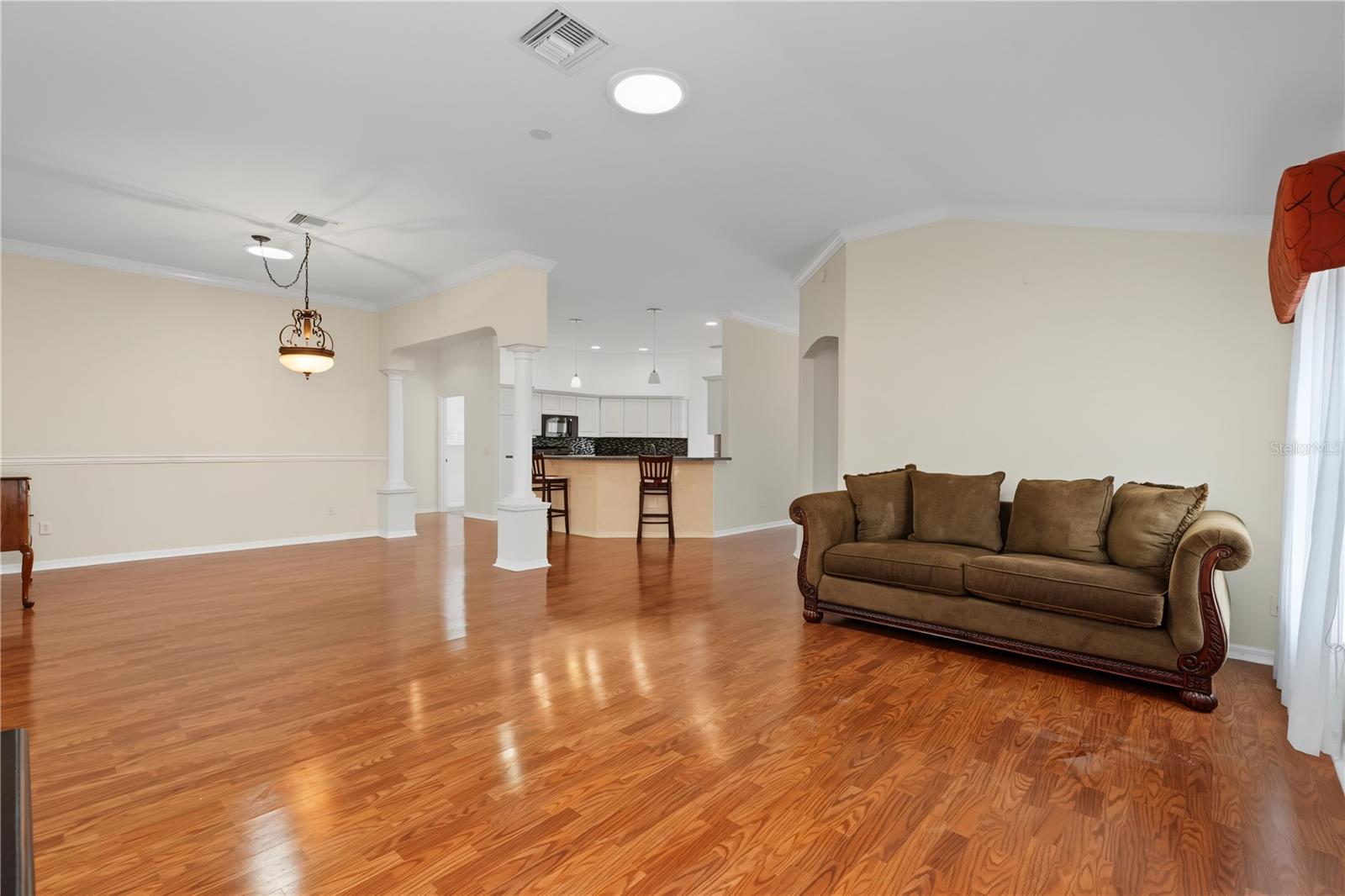 556 Kingston Way Property Photo 9