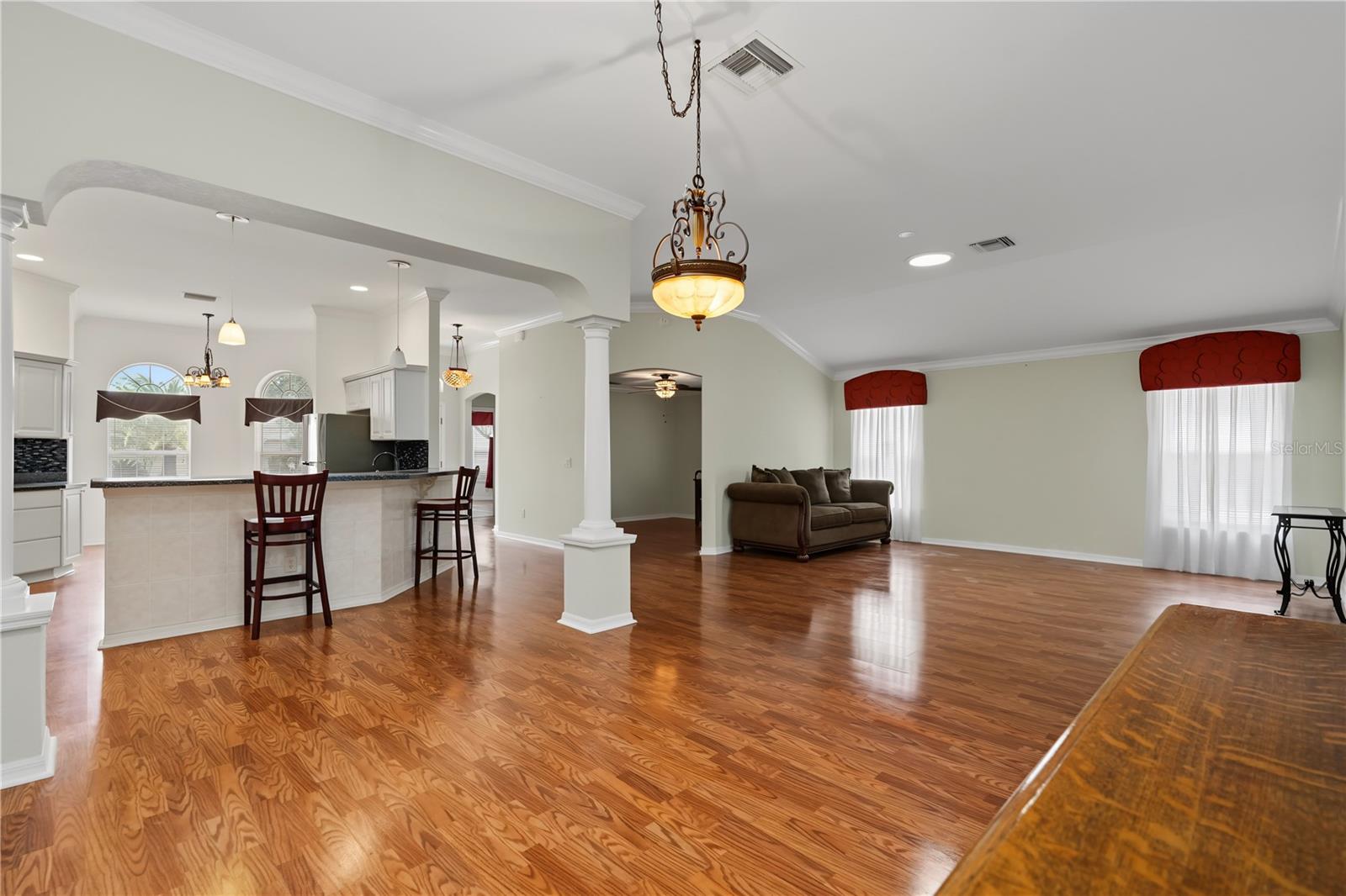 556 Kingston Way Property Photo 10