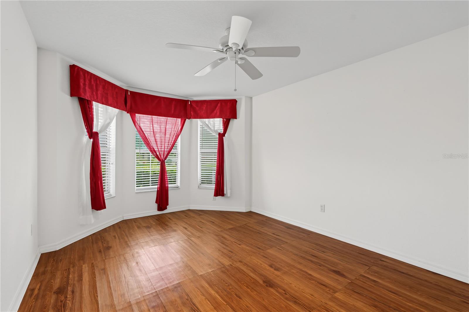 556 Kingston Way Property Photo 20