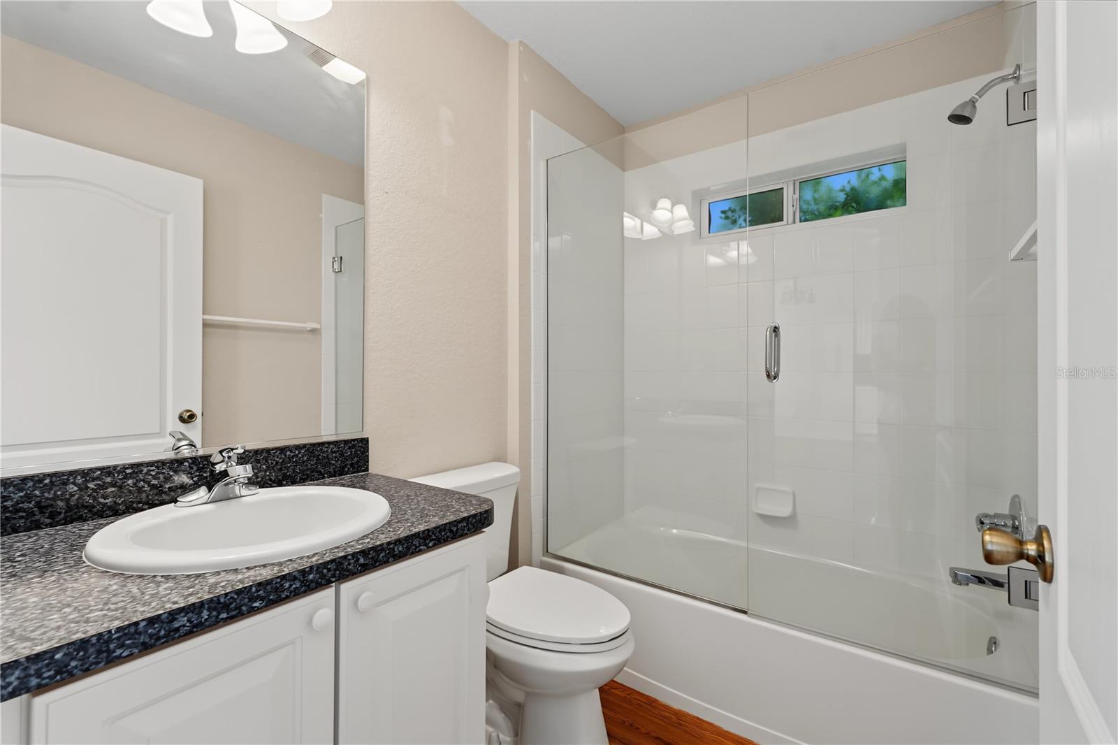 556 Kingston Way Property Photo 23