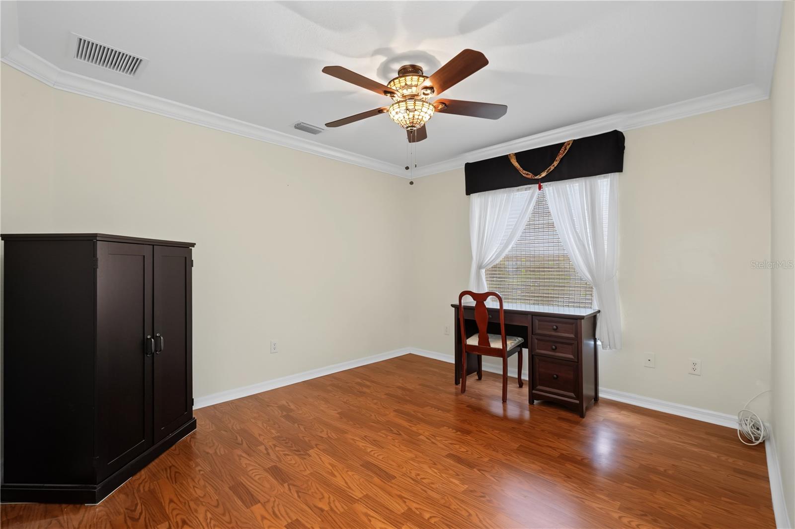 556 Kingston Way Property Photo 24