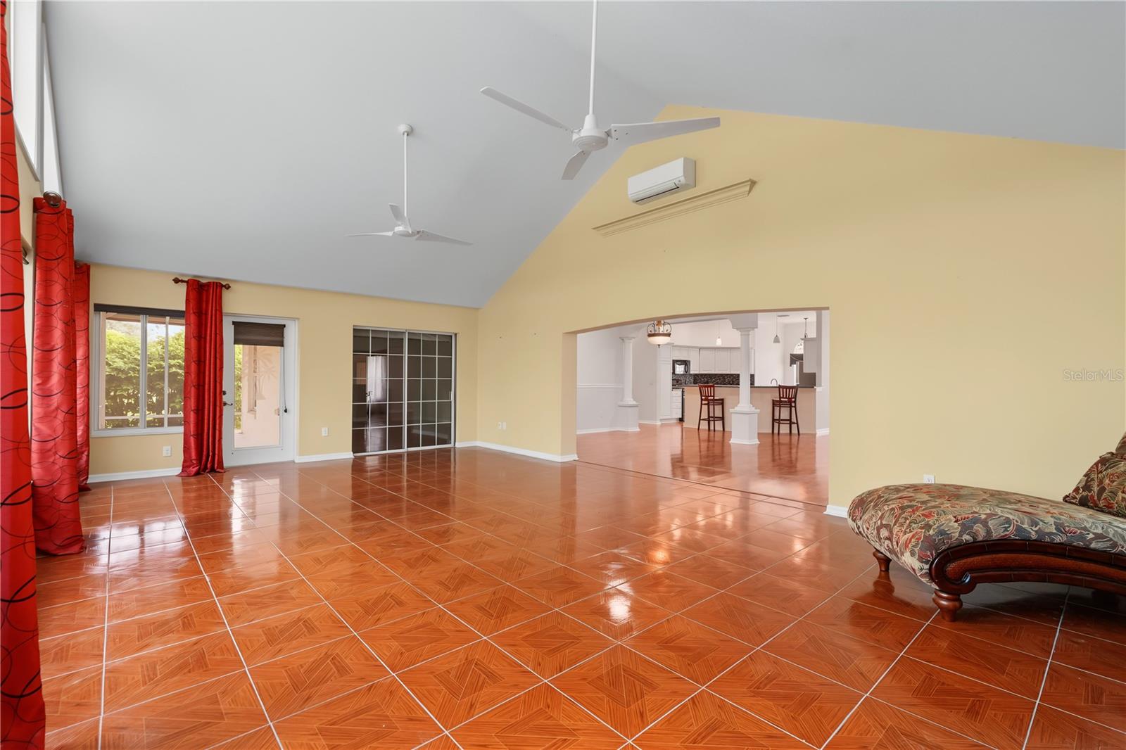 556 Kingston Way Property Photo 27