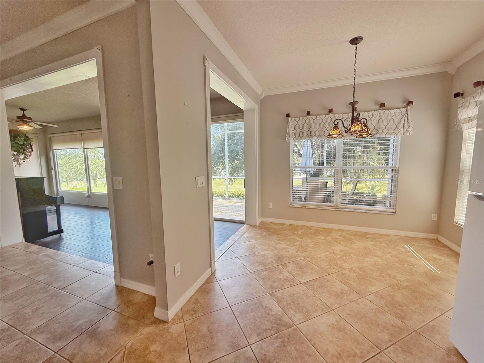 2222 Caxton Ave Property Photo 8