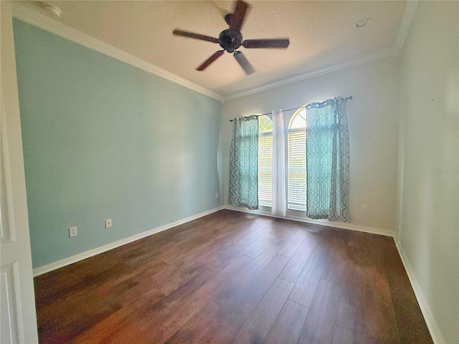 2222 Caxton Ave Property Photo 14