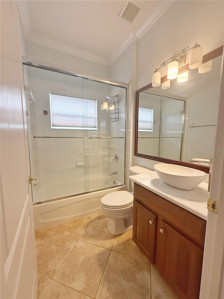 2222 Caxton Ave Property Photo 15