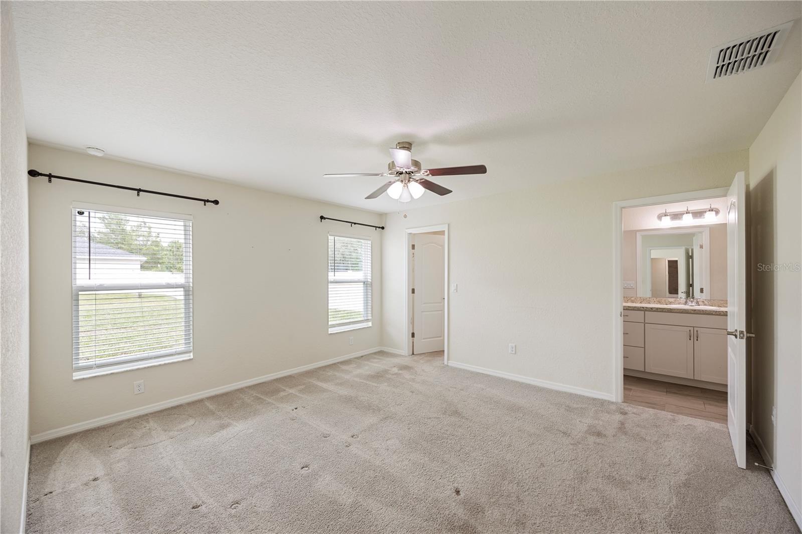 476 Marion Oaks Pass Property Photo 7